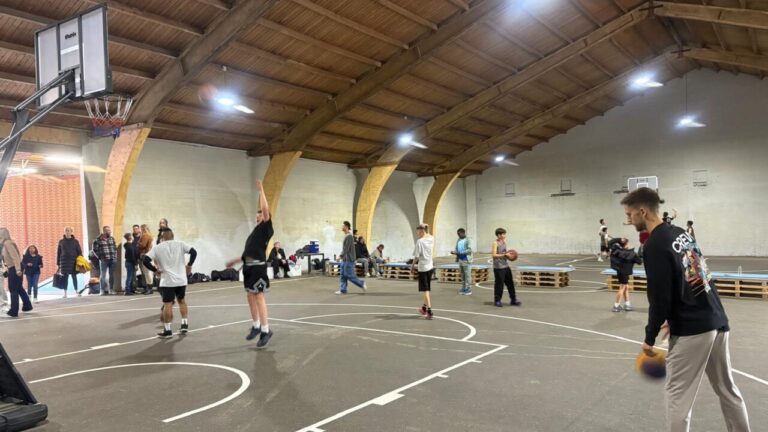 Opening 3x3 Unites veld aan de Van Neckstraat in Hoogezand