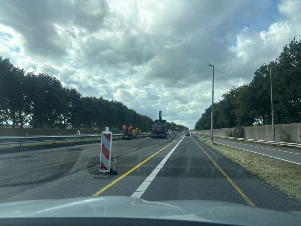 Onderhoud aan de A7 tussen Groningen en Zuidbroek