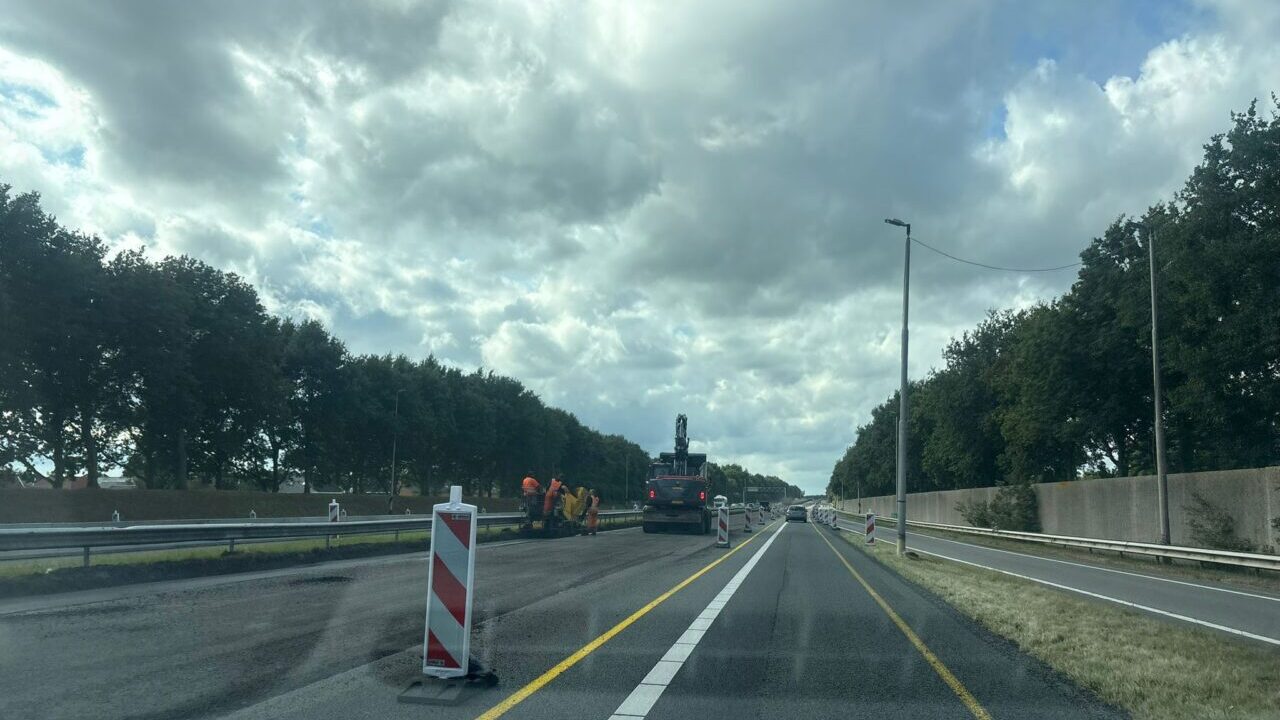 Onderhoud aan de A7 tussen Groningen en Zuidbroek