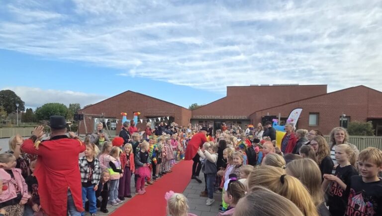 Circus Salto strijkt neer in Siddeburen