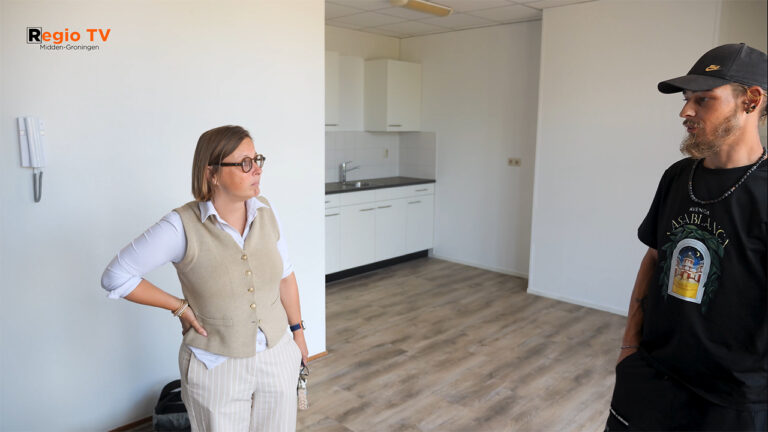 Laura Broekhuizen (Directeur Groninger Huis) en Lorenzo Siemsen (bewoner) (Sep 2025)