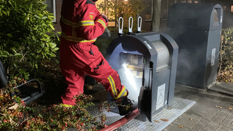 Brand in ondergrondse container aan Mansholtstraat