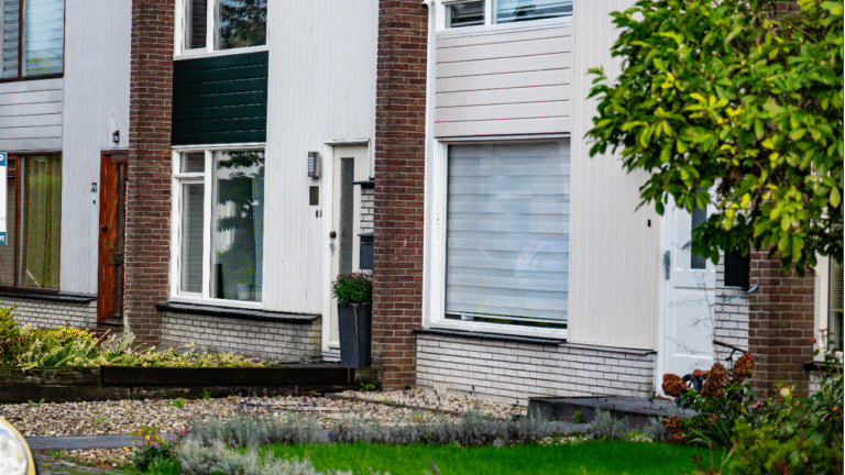 Tweede explosief aan raam van woning aan de Thialflaan in Hoogezand