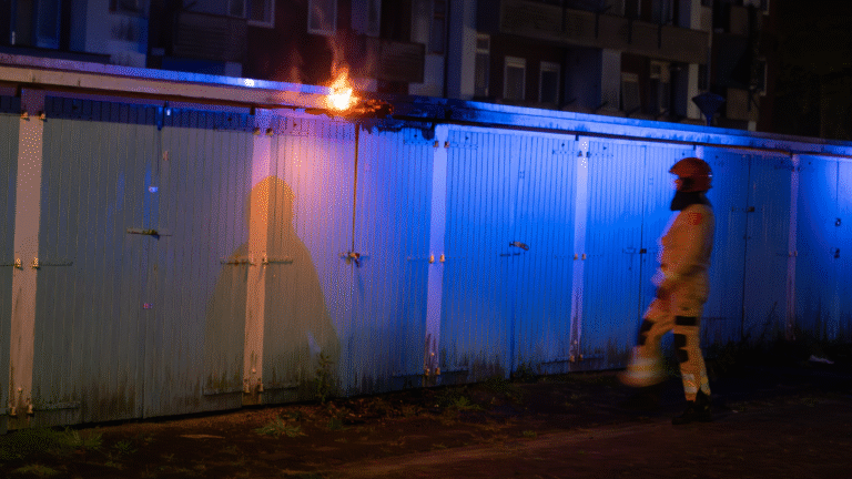 Brand garagebox Roggeveenstraat Hoogezand