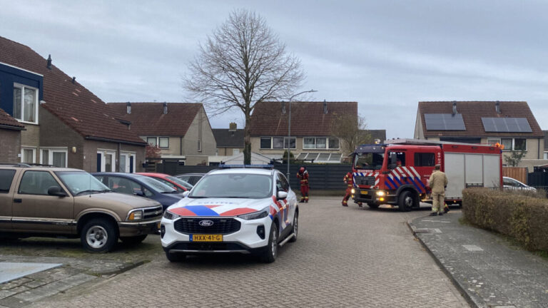 Brandweer onderzoekt gaslucht in Hoogezand