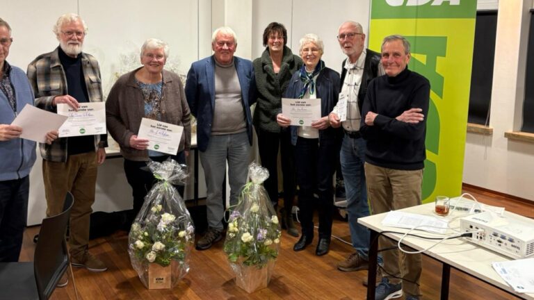 Negen leden gehuldigd CDA Midden-Groningen