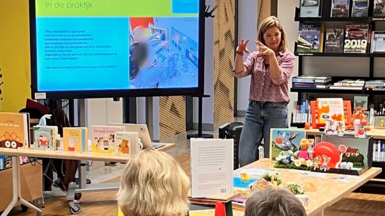 Thuishuis maakt koffer bij prentenboek