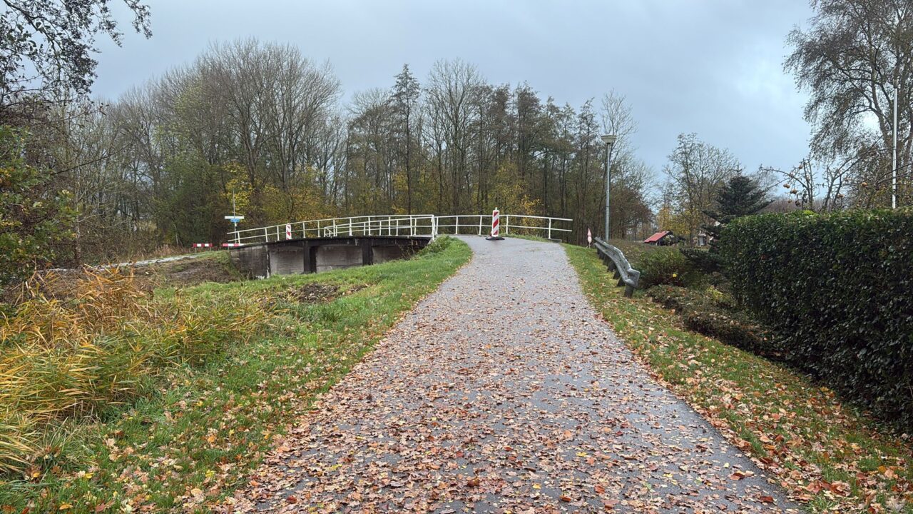 Brug, Koopmanslaan Tjuchem