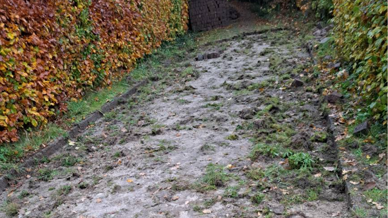 klinkerpad opgeknapt Dorpstuin Noordbroek