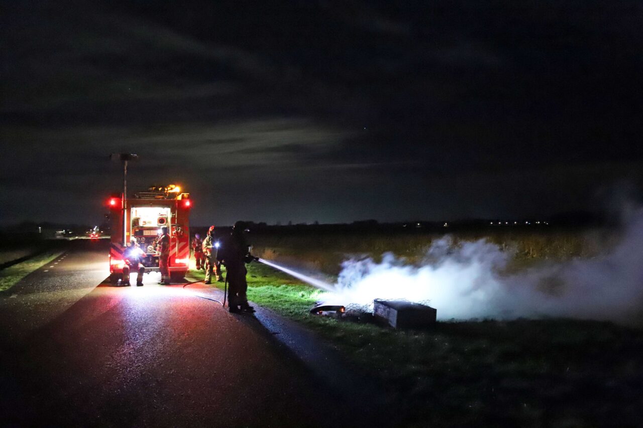 Brandweer blust meubelbrand in Sappemeer
