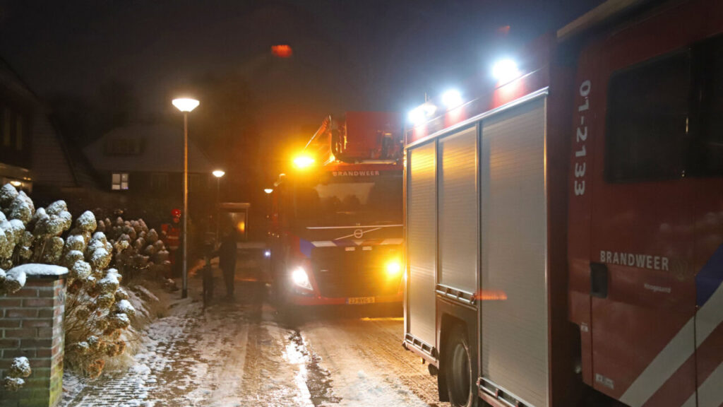 Schoorsteenbrand aan de Mantelappel in Hoogezand