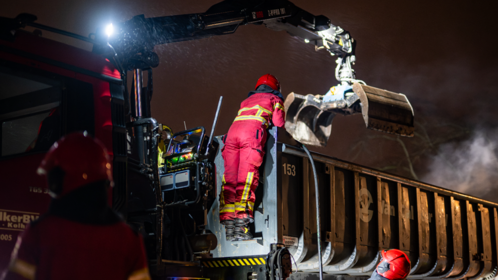 112 brand Hoogezand container