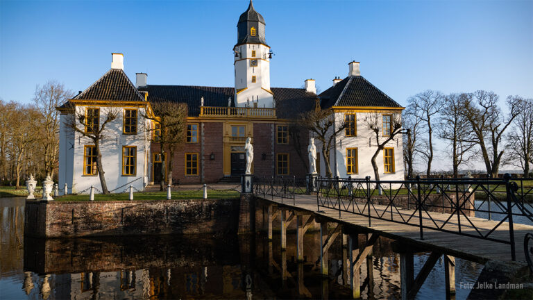 Slochteren _ De Fraeylemaborg (totaal links) (1280 720)