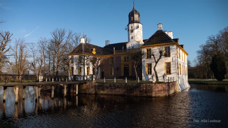 Slochteren _ De Fraeylemaborg (totaal rechts) (1280 720)