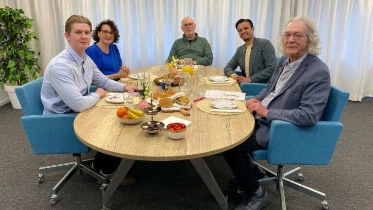 Regio TV lunch aan tafel met lijsttrekkers