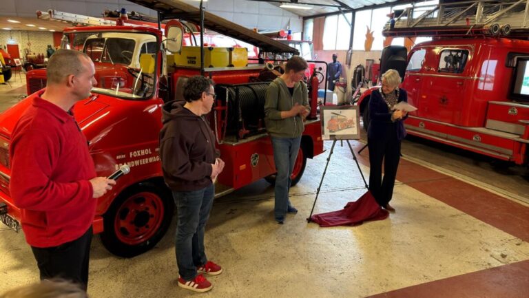 Opening expositie brandweermuseum. Held op wielen