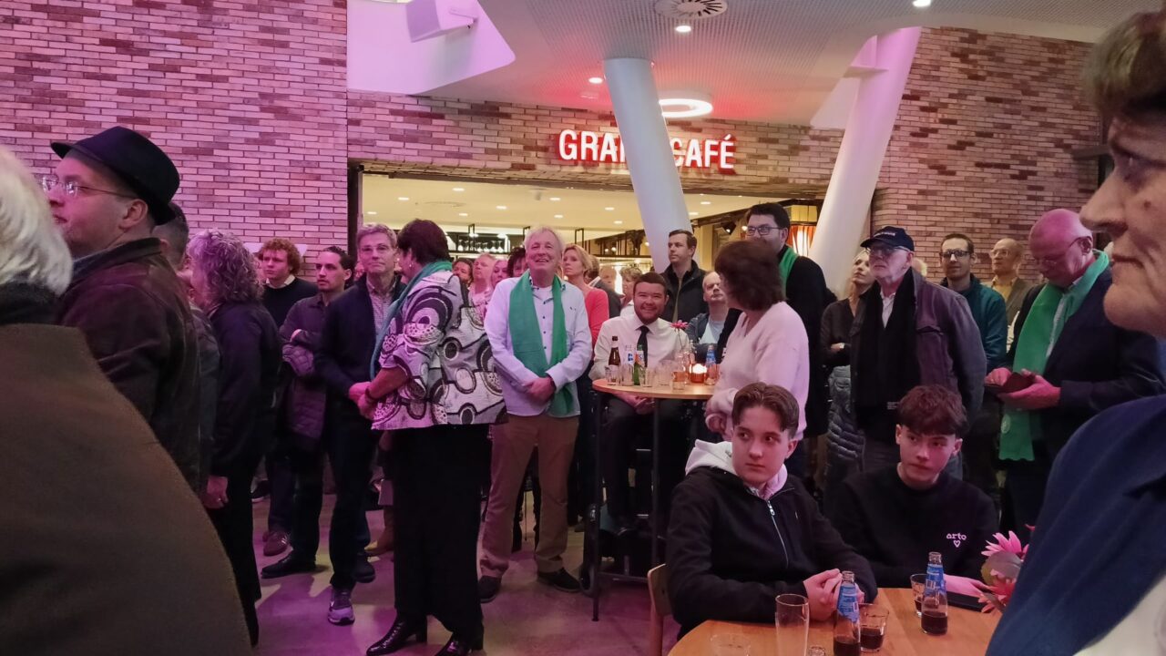 Opening verkiezingsavond gemeenteraadsverkiezing mrt 26