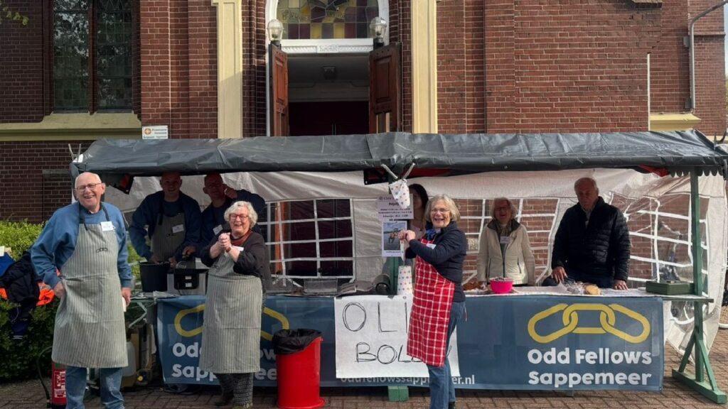 Oliebollen actie Odd Fellows voor tillift zeilvereniging