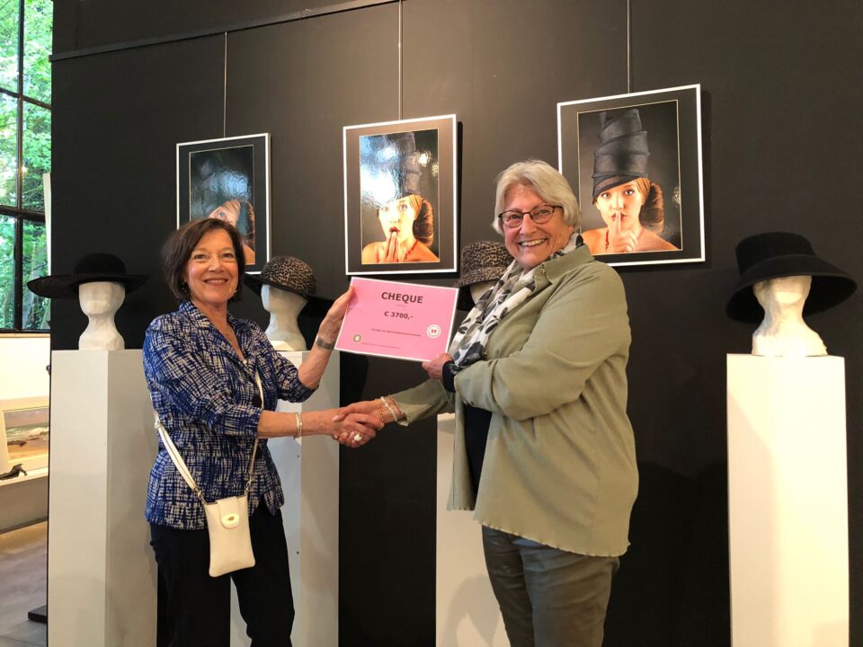 Boezemvriendinnen cheque