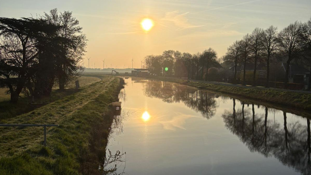 Tjuchem, Dallinga brug, zon opkomst