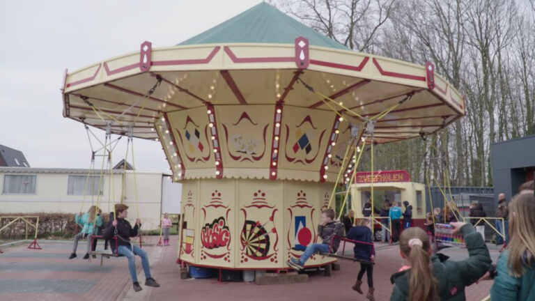 Zweefmolen-Paaskermis