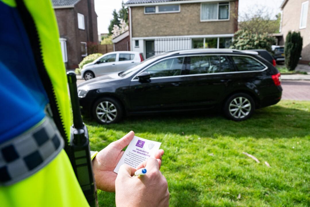 Veel boetes rond Oranjemarkt Sappemeer