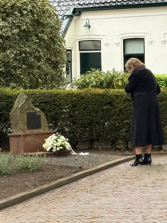 Kolham: Vrijheid is niet vanzelfsprekend. Raadslid Thea vd Veen.