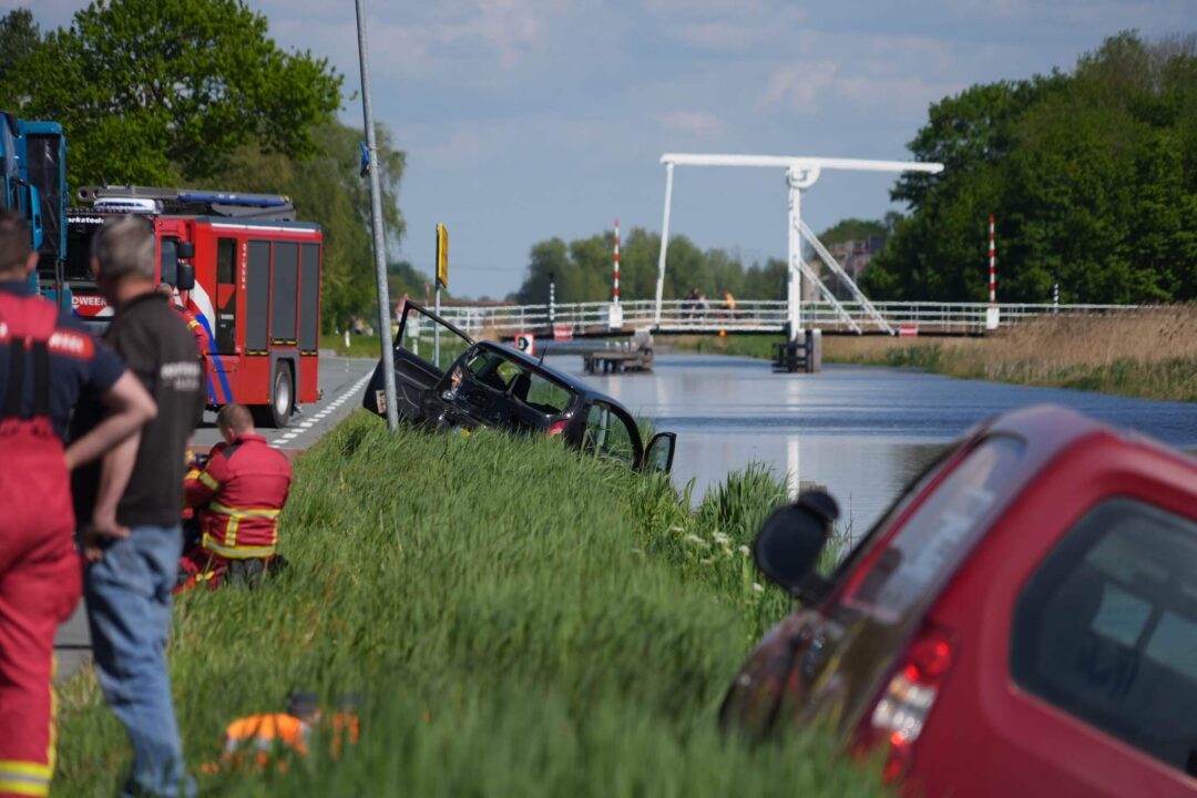 Drie voertuigen in botsing Lageland