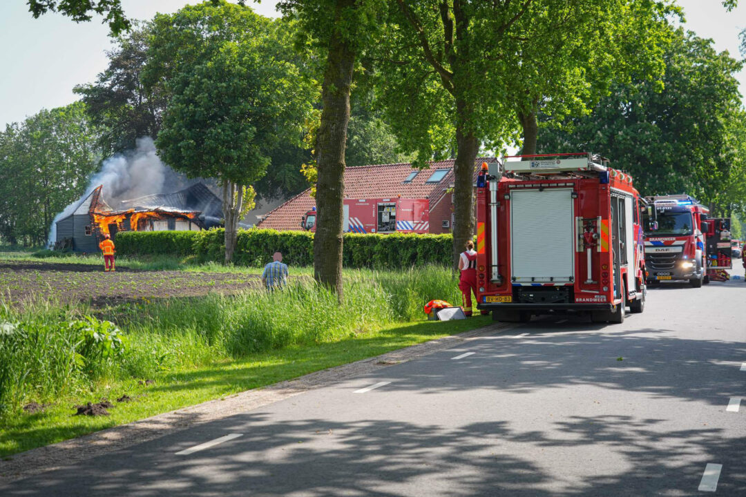 Schuur aan Hamweg in Harkstede in brand.