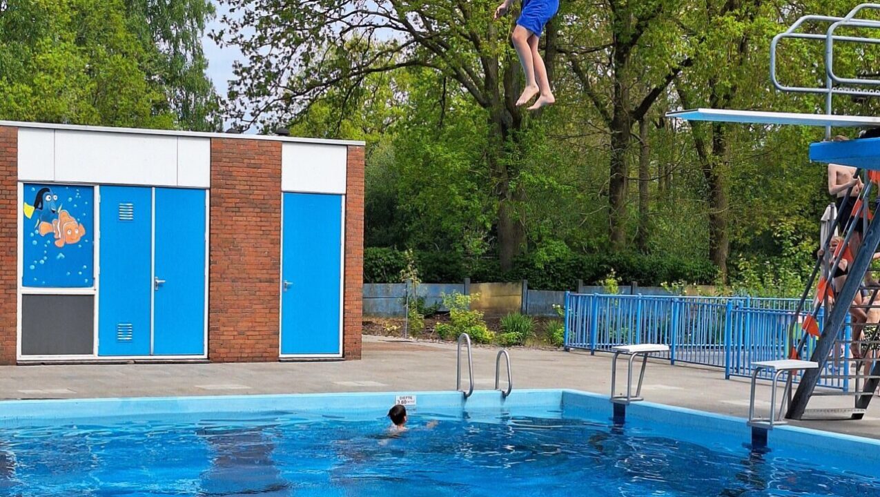 Openng zwembad De Kolck