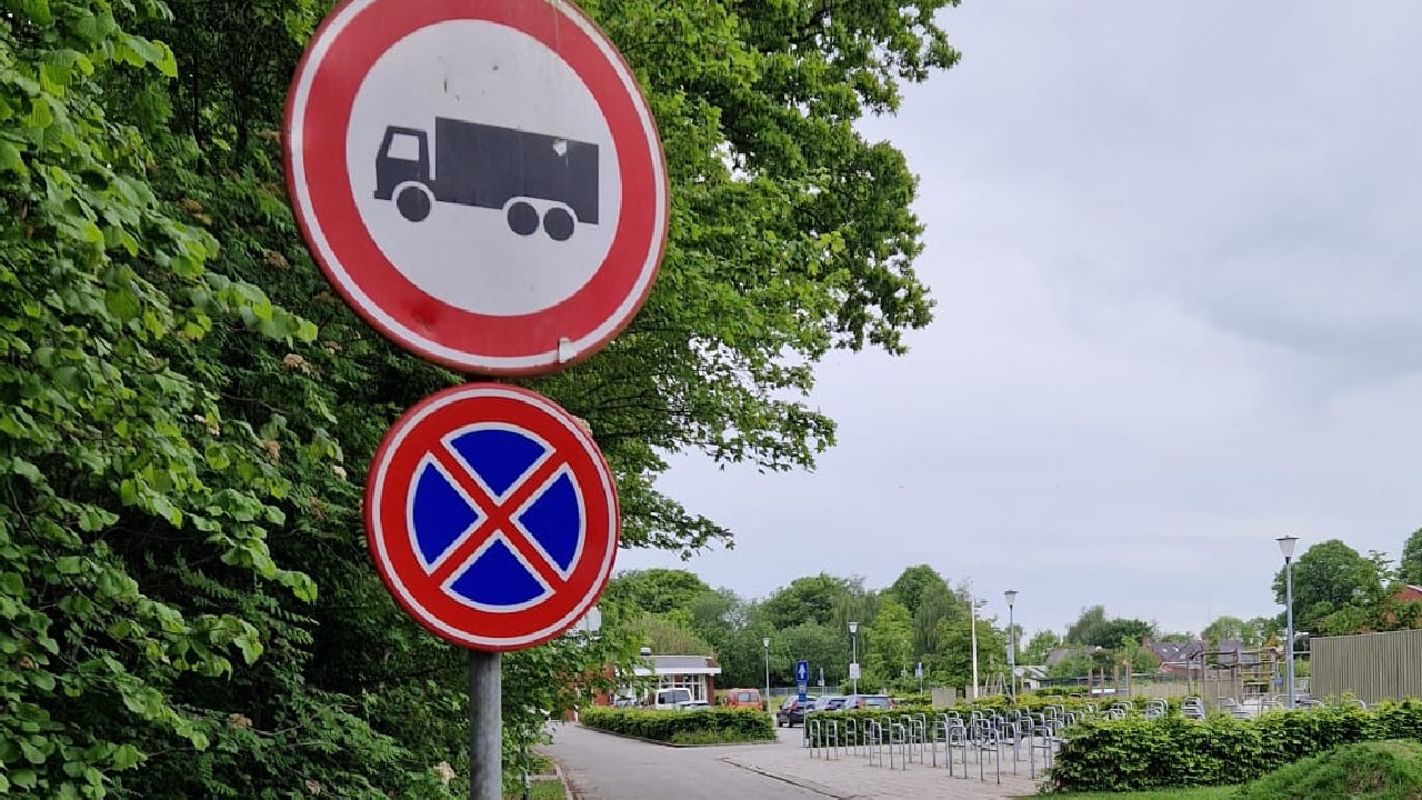 Bord bij Kindcentrum Siddeburen, door ouders geplaatst