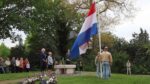 Stille tocht en kranslegging Joods monument in Hoogezand