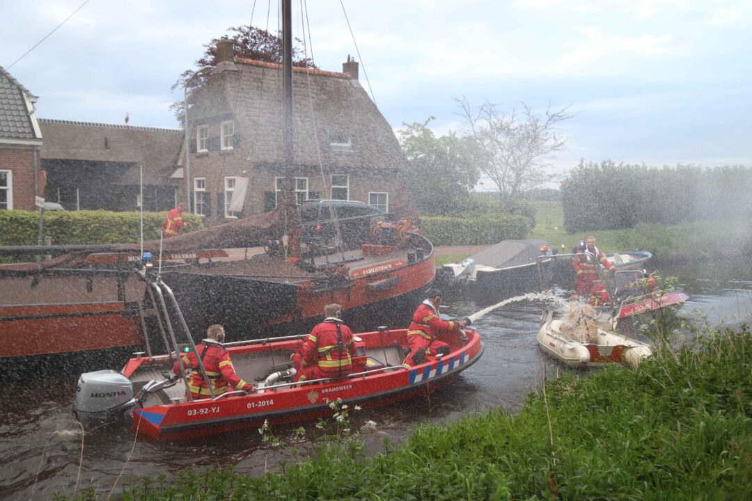 Dennis Harms welkom bij brandweer Hoogezand.