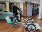 Elroy van der Meulen met de rolstoelfiets
