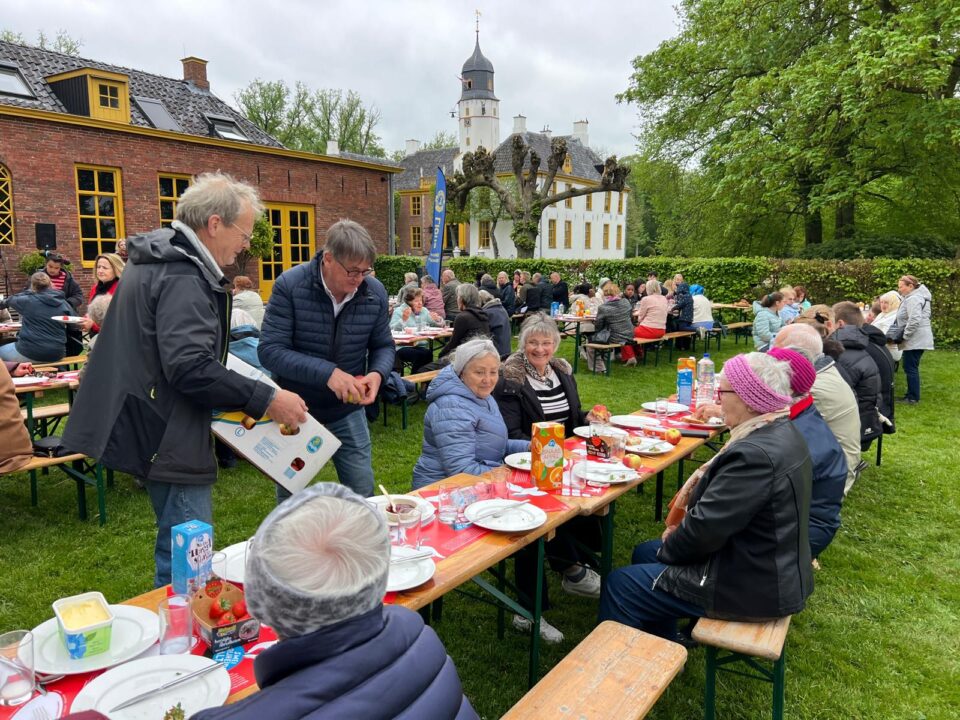 Fraeylemaborg in Slochteren, vrijheidsmaaltijd
