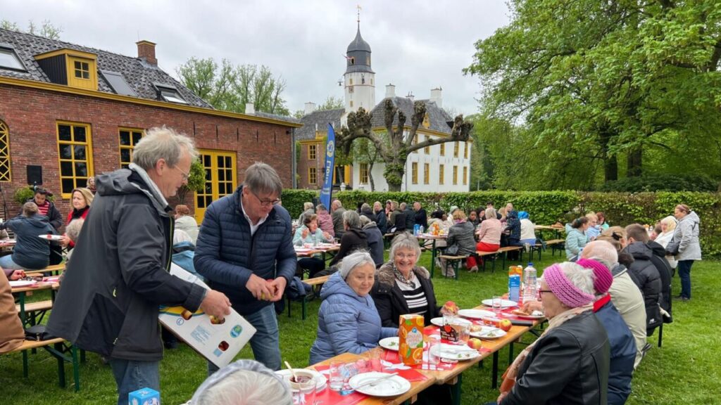 Fraeylemaborg in Slochteren, vrijheidsmaaltijd