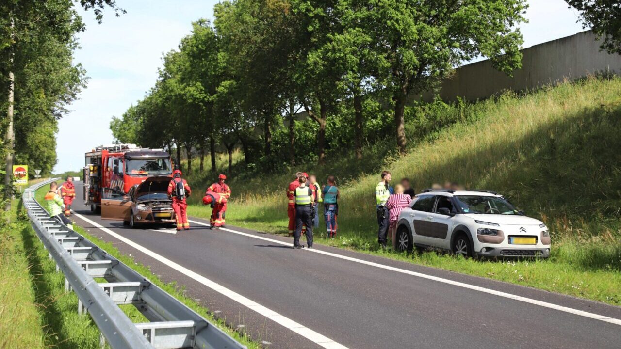 Twee auto's botsen op afrit A7 bij Sappemeer