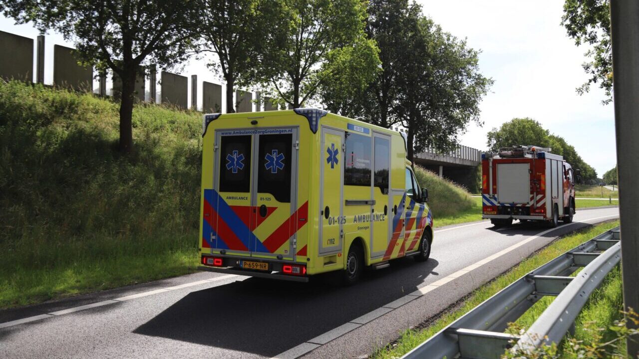 Twee auto's botsen op afrit A7 bij Sappemeer