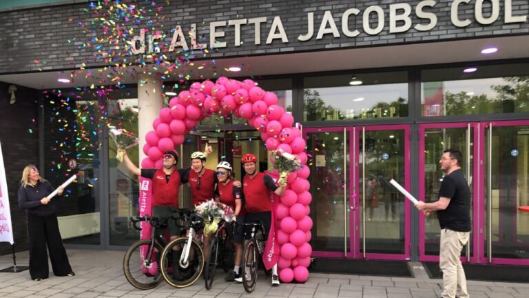 Huldiging fietsers Aletta Jacobs College, Aletta Tour
