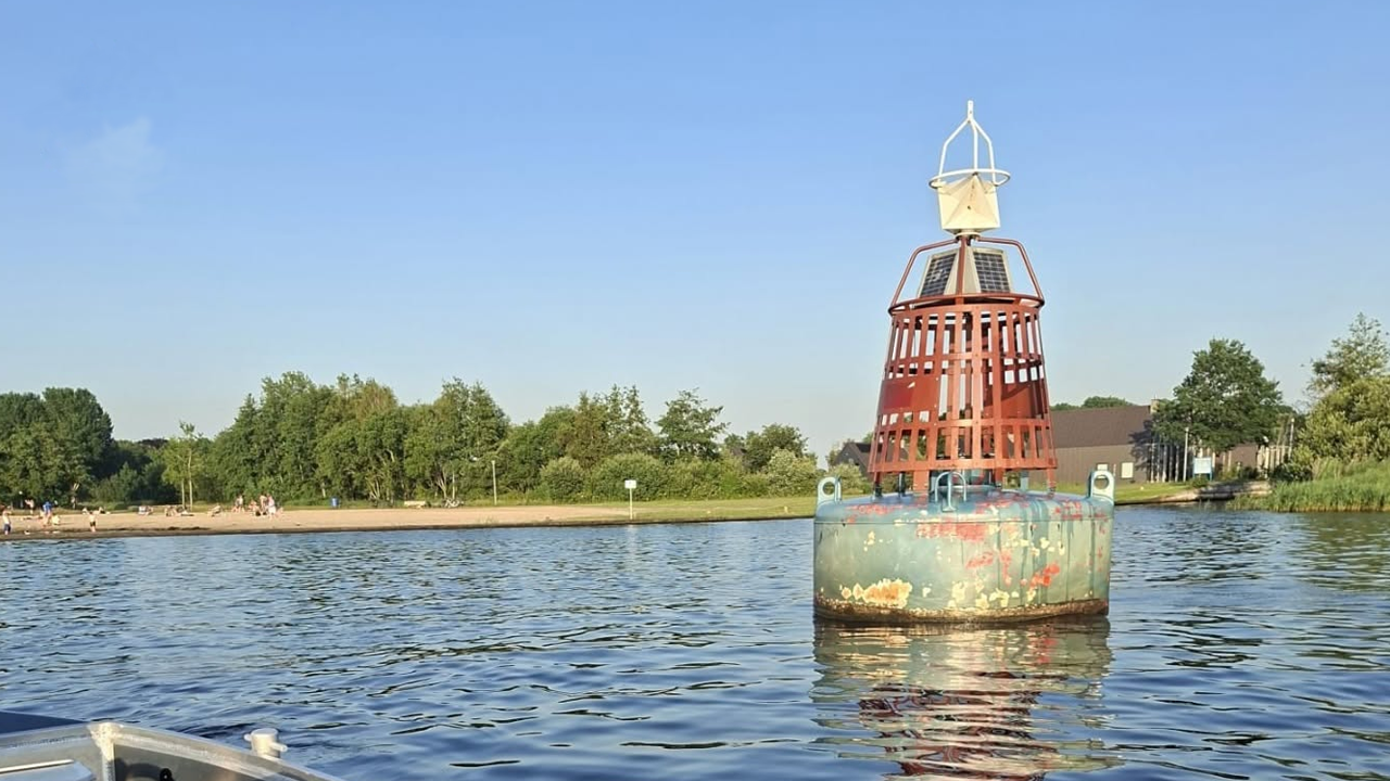 Overlast boei op Schildmeer Steendam