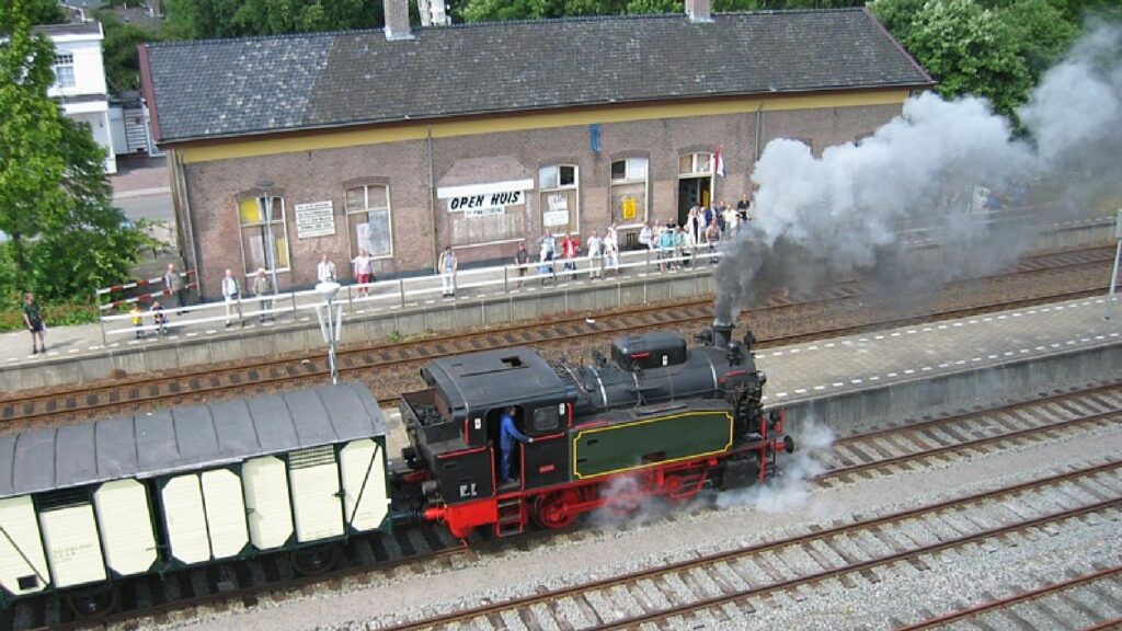 Foto: NNTTM. In 2003 mocht de Museumspoorlijn STAR nog doorrijden naar Zuidbroek
