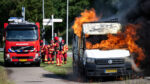 Bestelbus vat tijdens het rijden vlam