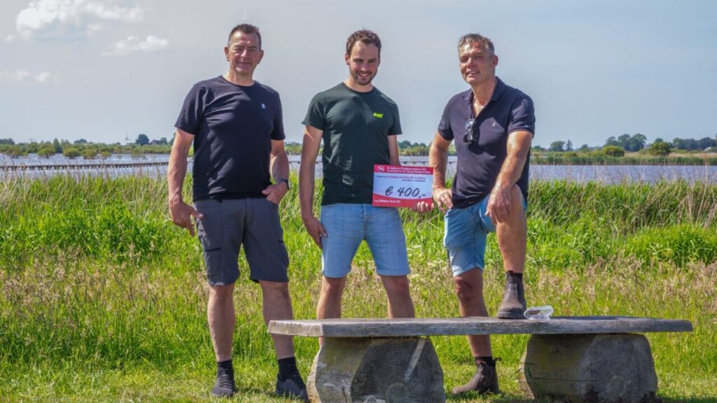Vrienden van VV Siddeburen schenken goed doel