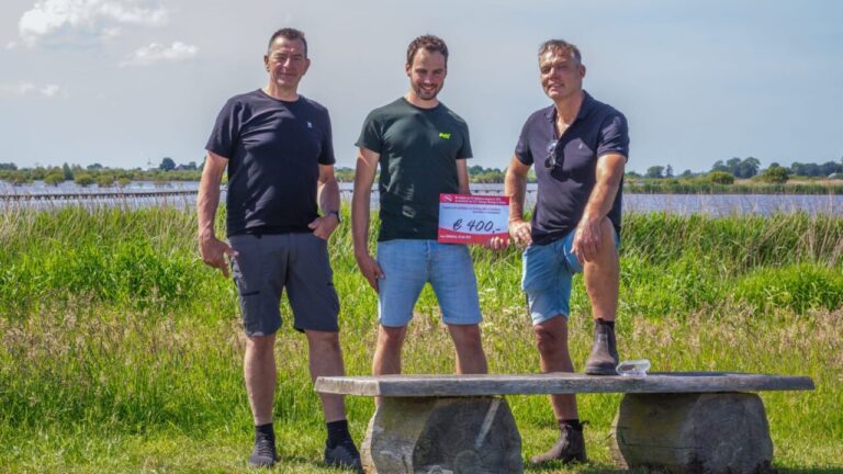 Vrienden van VV Siddeburen schenken goed doel