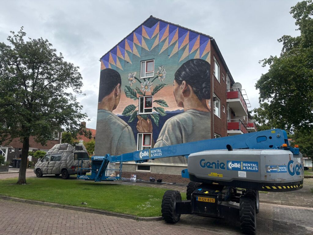 Muurschildering, flat aan de Gruttostraat in Foxhol