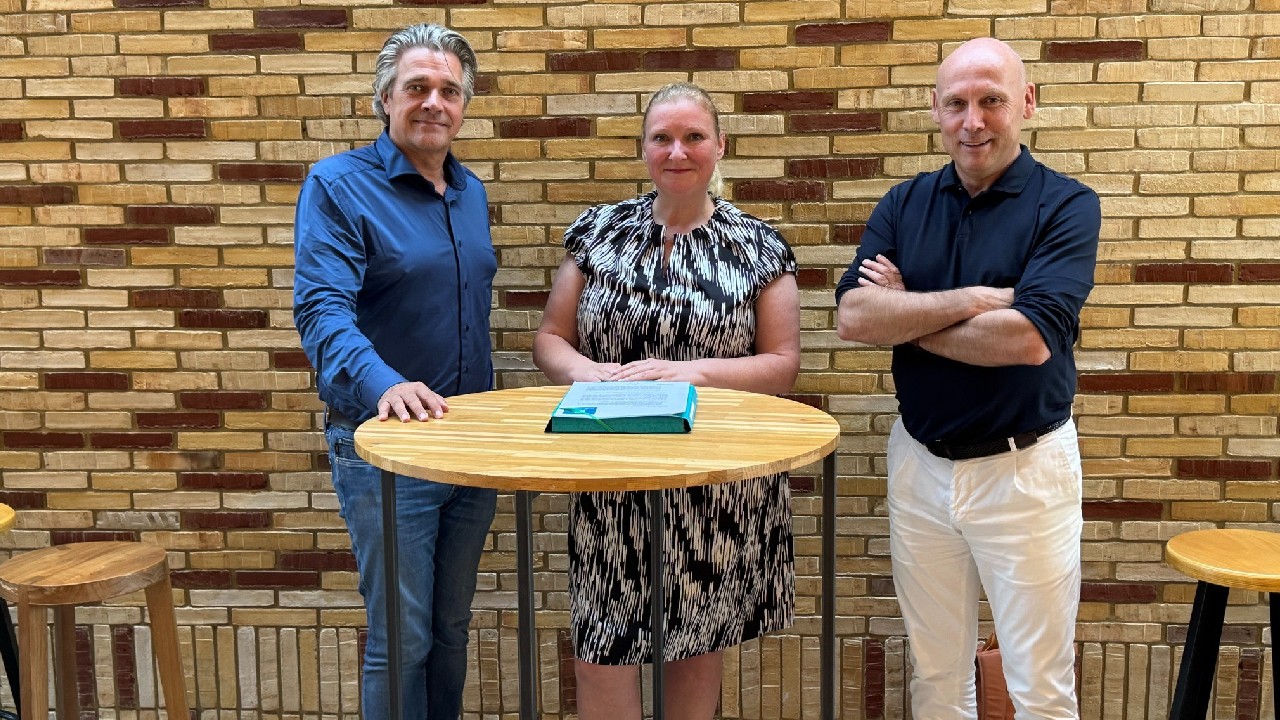 ondertekening Werfkade Martenshoek