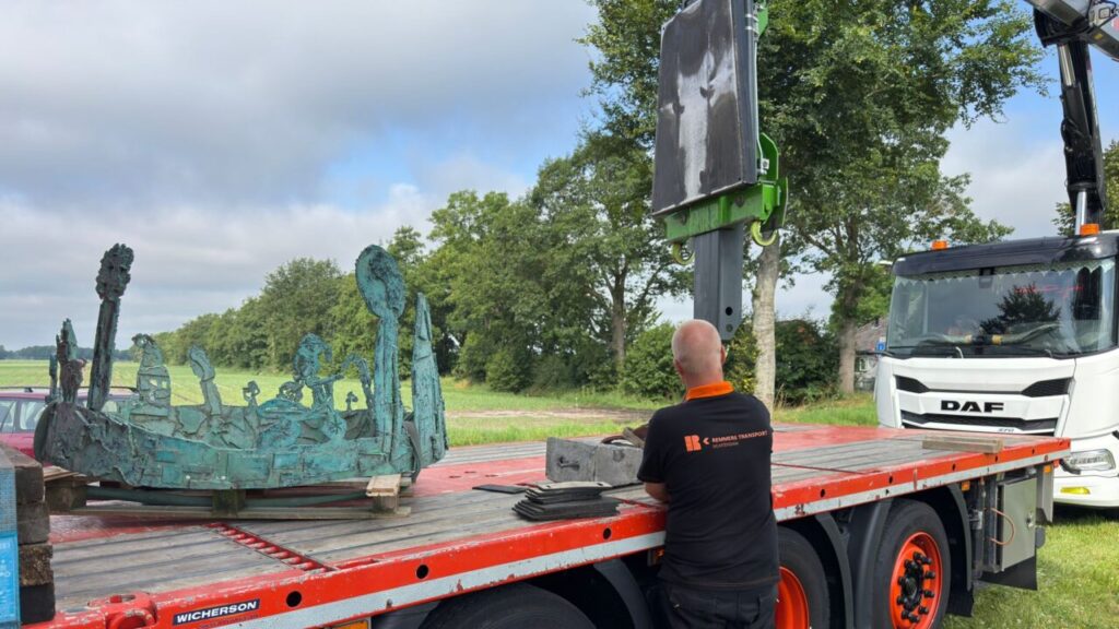 Kunstwerk Toegangspoorten weer teruggeplaatst in Borgercompagnie