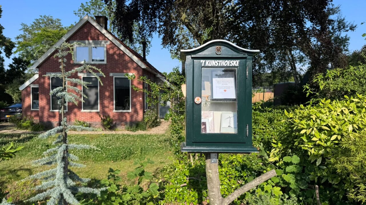 ’t Kunsthoeske aan de Westersingel  85 in Noordbroek