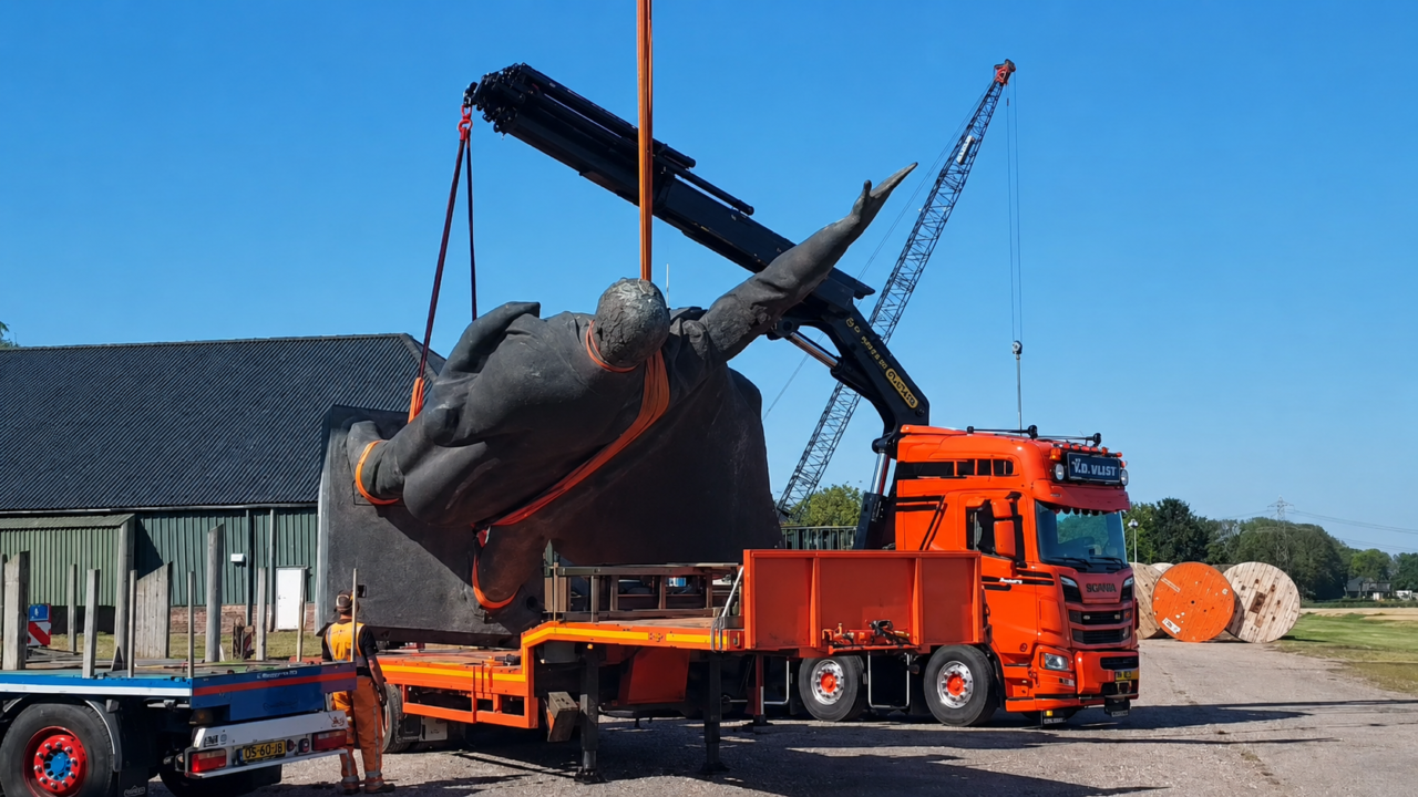 Beeld Lenin Tjuchem op transport jul 2026