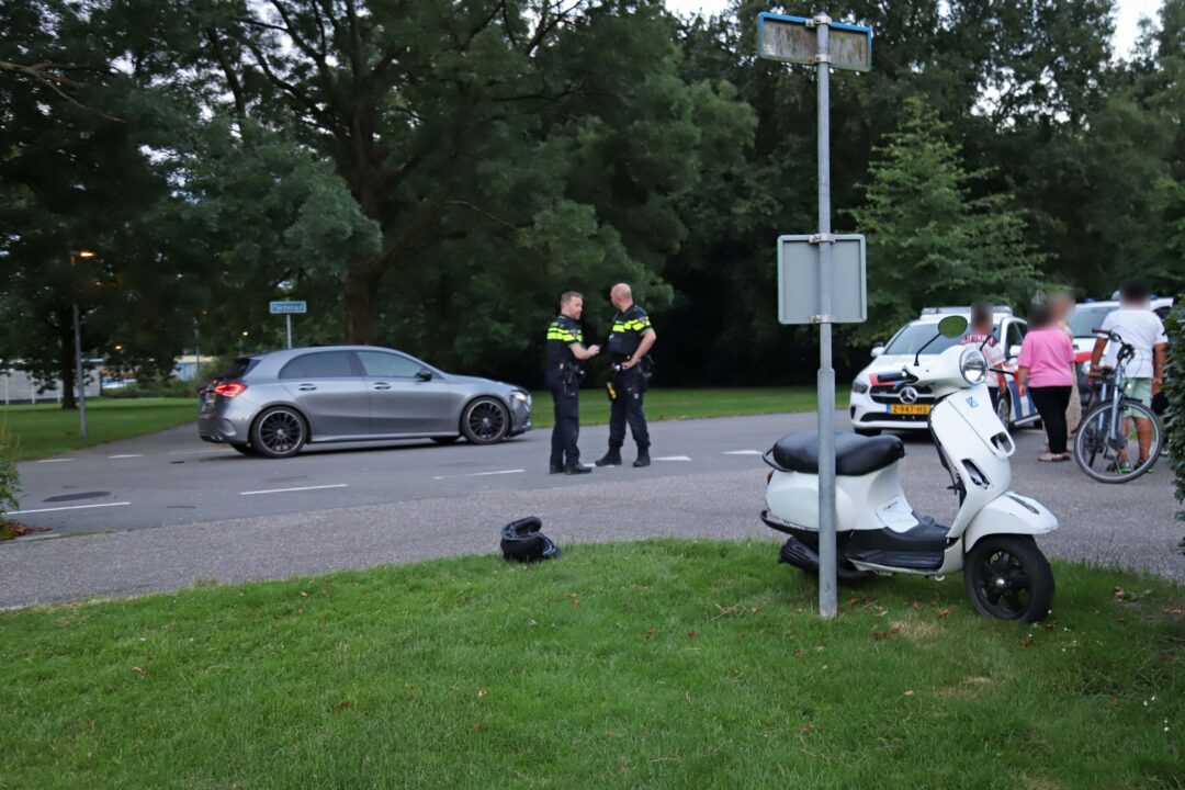 Aanrijding tussen scooter en auto op Troelstralaan Hoogezand